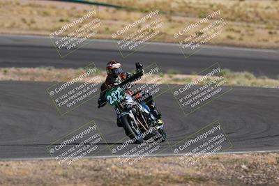 media/Apr-19-2025-AHRMA (Sat) [[3d98ca3309]]/Race/Group 8/Turn 4/